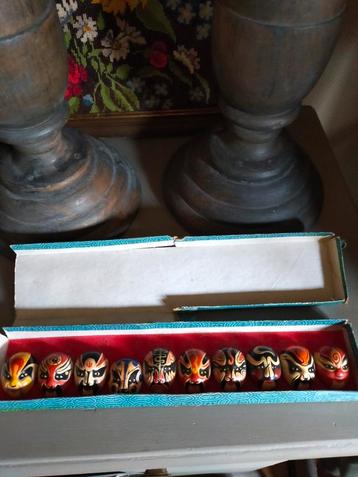 Set vintage Chinese opera maskers nr 2  beschikbaar voor biedingen