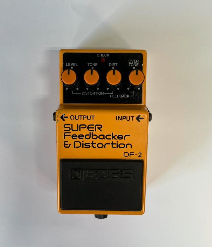 BOSS DF-2 Super Feedbacker & Distortion, Muziek en Instrumenten, Effecten, Zo goed als nieuw, Distortion, Overdrive of Fuzz, Ophalen