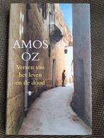 Amos Oz - Verzen van het leven en de dood, Boeken, Ophalen of Verzenden, Zo goed als nieuw, Amos Oz, Nederland