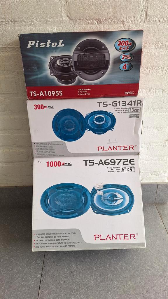 Helm & Speakers - Verschillende Maten & Condities, Auto diversen, Autospeakers, Gebruikt, Ophalen of Verzenden