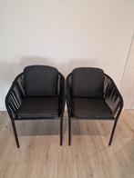 Twee zwarte tuinstoelen met kussens, Tuin en Terras, Tuinstoelen, Ophalen of Verzenden, Zo goed als nieuw, Metaal
