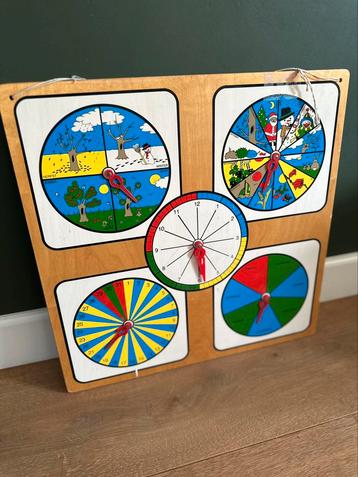 Vintage retro kleuter weekbord beschikbaar voor biedingen