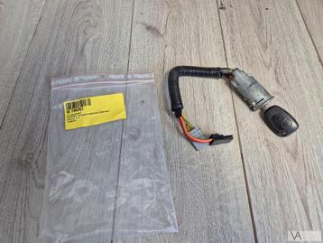 Opel Vivaro Renault Trafic 2001 - 2006 contactslot + sleutel beschikbaar voor biedingen