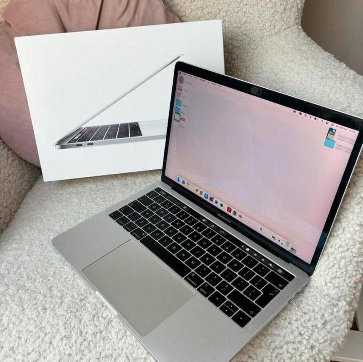 Macbook pro touchbar, Computers en Software, Apple Macbooks, Zo goed als nieuw, MacBook Pro, 13 inch, 2 tot 3 Ghz, Ophalen of Verzenden