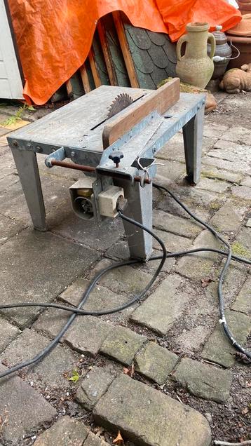 Zaagmachine beschikbaar voor biedingen