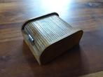 Oud houten bakje met "lamellen-sluiting", 10 x 8,5 x 5, Antiek en Kunst, Ophalen of Verzenden