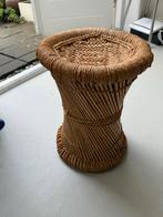 Vintage Rieten rotan plantenstandaard tafeltje, Ophalen of Verzenden, Huis en Inrichting