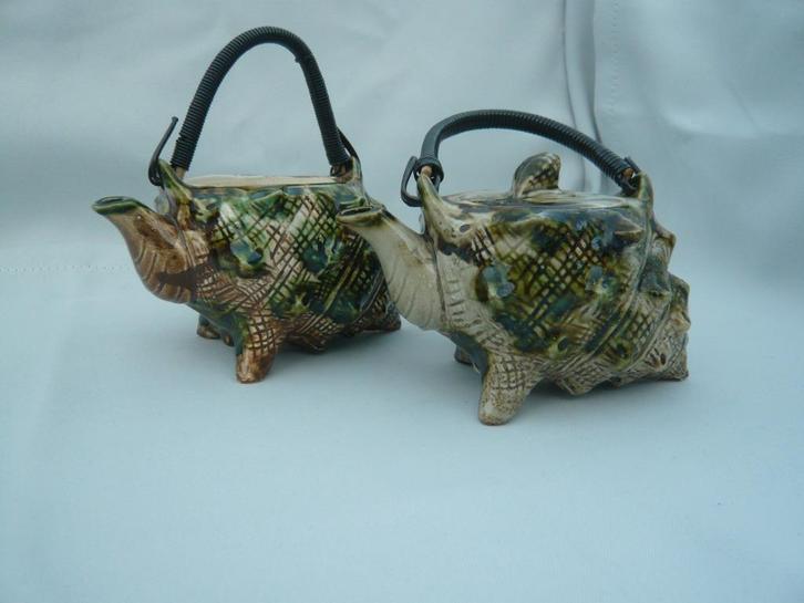 Japans aardewerk schelptheepotjes, Antiek en Kunst, Antiek | Keramiek en Aardewerk, Ophalen of Verzenden