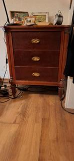 Antiek klein kastje mahonie kleur, Ophalen