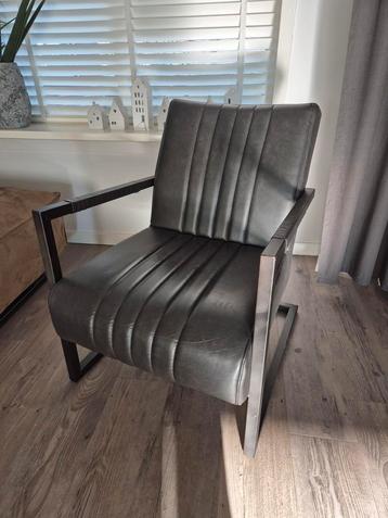 Fauteuil beschikbaar voor biedingen