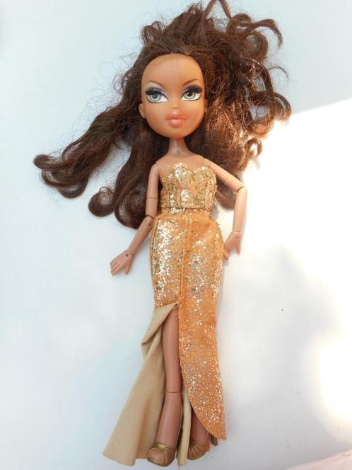 Originele vintage Bratz pop 2001. Gouden jurk., Verzamelen, Poppen, Zo goed als nieuw, Pop, Ophalen