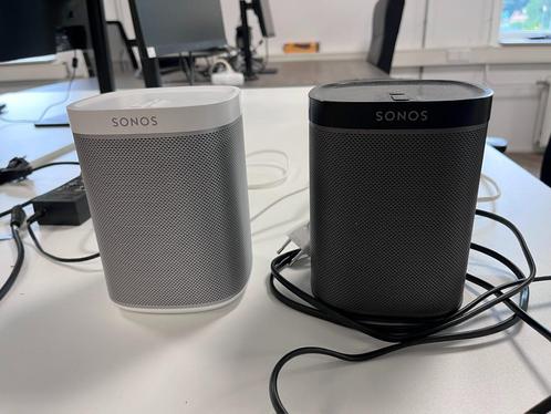 2x Sonos Play:1 (wit + zwart) – draadloze speakers, Audio, Tv en Foto, Luidsprekers, Gebruikt, Front, Rear of Stereo speakers