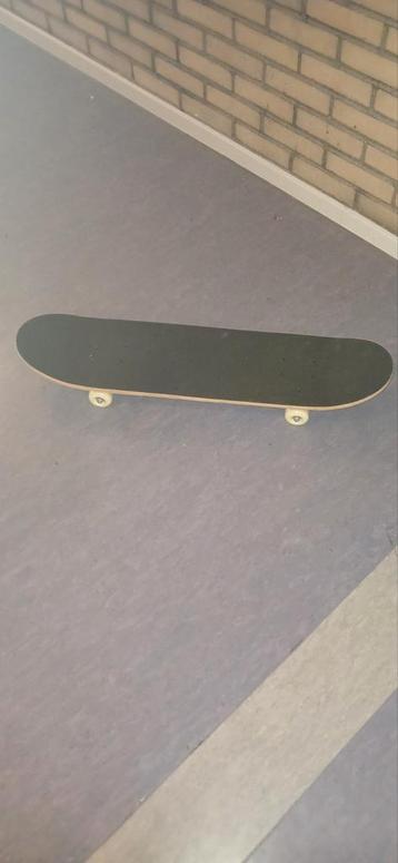 skateboard uit de jaren 90 € 20,00  beschikbaar voor biedingen