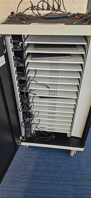 Laptop kast  beschikbaar voor biedingen