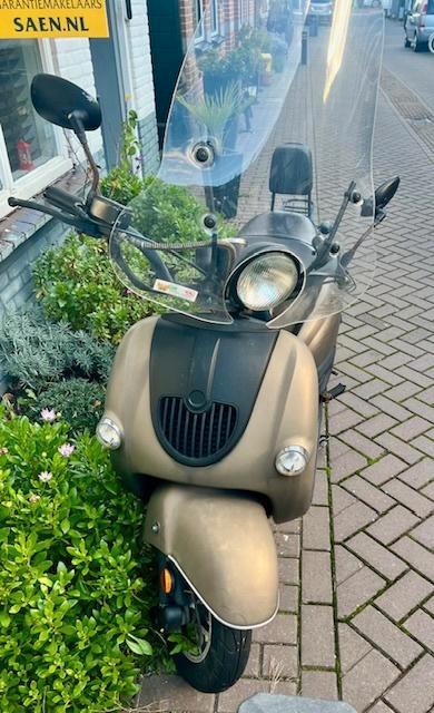 La Sauris Scooter 2020 For Sales, Fietsen en Brommers, Brommers | Overige merken, Gebruikt, Maximaal 25 km/u, Ophalen