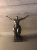 Bronzen maagverkleining beeldje van het NOK., Antiek en Kunst, Ophalen of Verzenden