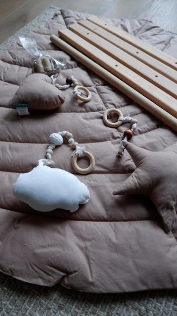 Babygym incl. 3 speeltjes en speelkleed van MorDesign beschikbaar voor biedingen