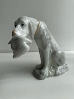 Porseleinen Beeldje Hond met Vogel - Montiel S.A. Spanje, Antiek en Kunst, Antiek | Porselein, Ophalen