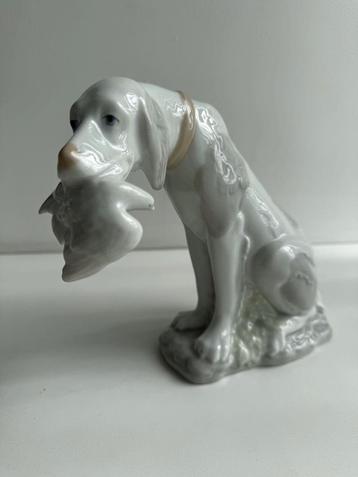 Porseleinen Beeldje Hond met Vogel - Montiel S.A. Spanje beschikbaar voor biedingen