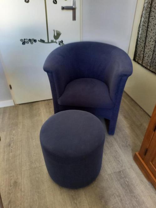 Club stoeltje met poef, Huis en Inrichting, Fauteuils, Gebruikt, Stof, 50 tot 75 cm, Minder dan 75 cm, Ophalen