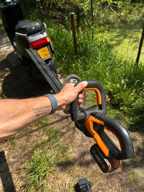 WorX elektrische heggenschaar incl. accu(lader), Tuin en Terras, Heggenscharen, Gebruikt, Accu, Ophalen