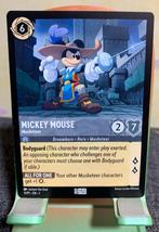 Disney Lorcana Mickey Mouse Musketeer Gen Con, Ophalen of Verzenden, Mickey Mouse, Nieuw, Papier, Kaart of Schrift