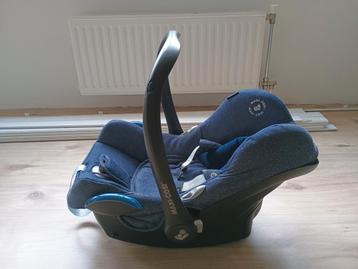 Maxi Cosi CabrioFix autostoeltje 0-12 kg + Familyfix beschikbaar voor biedingen