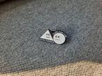 1 pin met tekst You're Pointless, That's how i roll te koop, Ophalen of Verzenden, Nieuw, Overige onderwerpen, Speldje of Pin