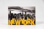 New York: 365 Days, Boeken, Kunst en Cultuur | Fotografie en Design, Ophalen of Verzenden, Zo goed als nieuw