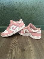 Nike Dunk Low Pink Velvet (GS) 39, Ophalen of Verzenden, Zo goed als nieuw, Roze, Sneakers of Gympen