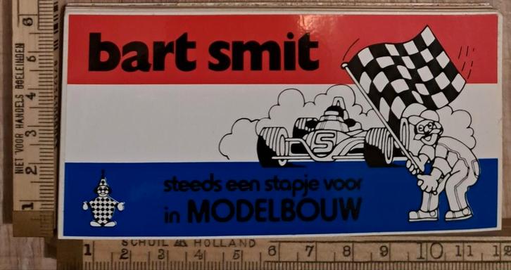 Vintage sticker Bart Smit steeds een stapje voor  modelbouw, Verzamelen, Stickers, Zo goed als nieuw, Ophalen of Verzenden