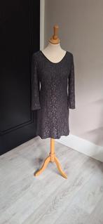 Jean Paul Grijze Kanten Jurk - Maat 38, Maat 38/40 (M), Ophalen of Verzenden, Zo goed als nieuw, Knielengte