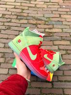 Sb dunk high strawberry cough, Kleding | Heren, Schoenen, Overige kleuren, Nike, Nieuw, Ophalen of Verzenden