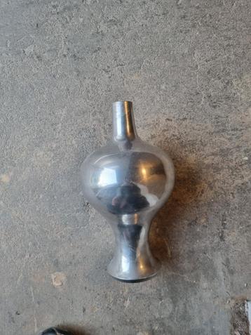 vaas beschikbaar voor biedingen