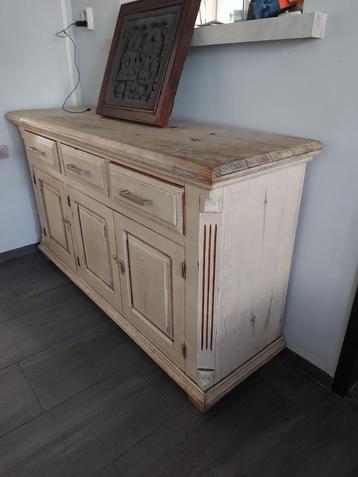 dressoir beschikbaar voor biedingen