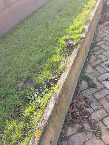 Keerwanden, borders etc 48 stuks beschikbaar voor biedingen