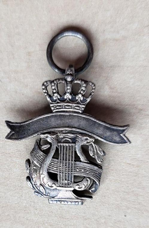 Harmonie Hangertje, Verzamelen, Speldjes, Pins en Buttons, Gebruikt, Speldje of Pin, Overige onderwerpen, Ophalen of Verzenden