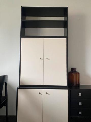Three Cupboards beschikbaar voor biedingen