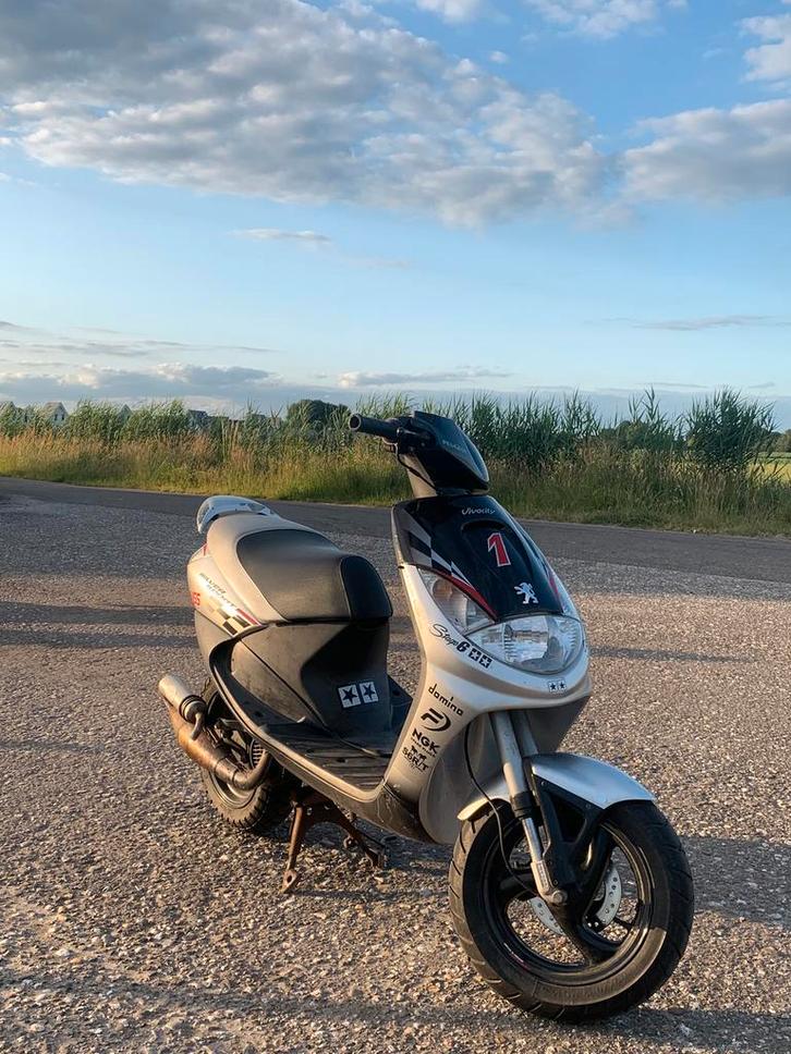 VIVACITY 50cc BROM, Fietsen en Brommers, Scooters | Peugeot, Zo goed als nieuw, Vivacity, Tweetakt, Ophalen