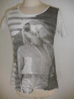 ZARA t- shirt wit zwarte print maat M, Kleding | Dames, Maat 38/40 (M), Ophalen of Verzenden, Zo goed als nieuw, Korte mouw