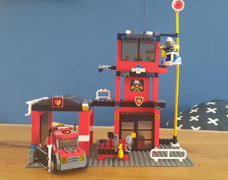 LEGO City Brandweerkazerne 7240, Kinderen en Baby's, Speelgoed | Duplo en Lego, Gebruikt, Lego, Complete set, Ophalen of Verzenden