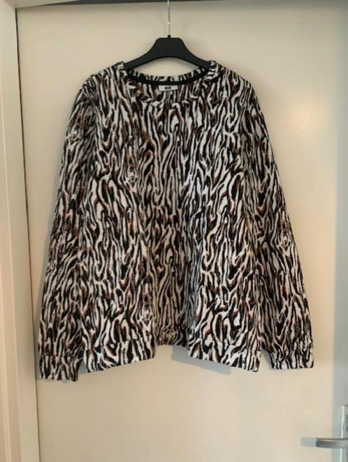 Meerkleurige trui van de WE. Maat M, Kleding | Dames, Truien en Vesten, Zo goed als nieuw, Maat 38/40 (M), Overige kleuren, Ophalen of Verzenden