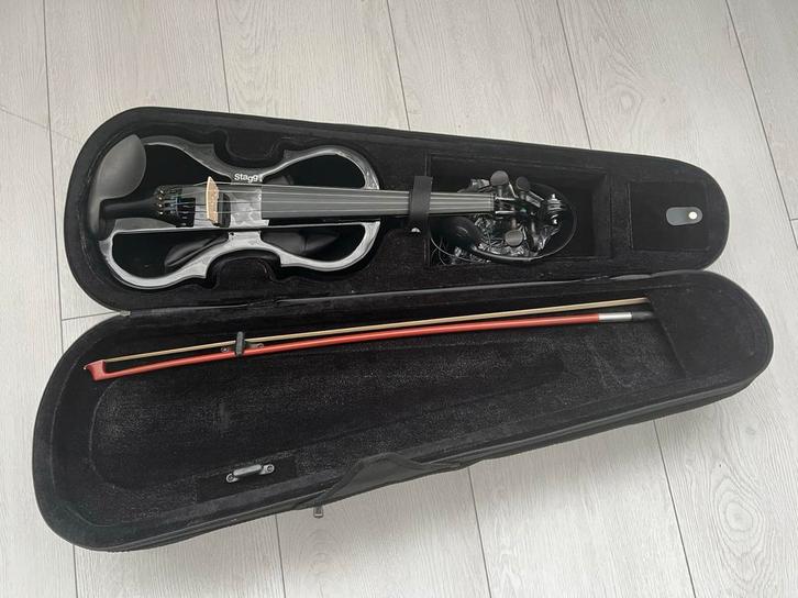 Nieuw in doos!!! niet gebruikt bon aanwezig., Muziek en Instrumenten, Strijkinstrumenten | Violen en Altviolen, Nieuw, Viool, 4/4-viool
