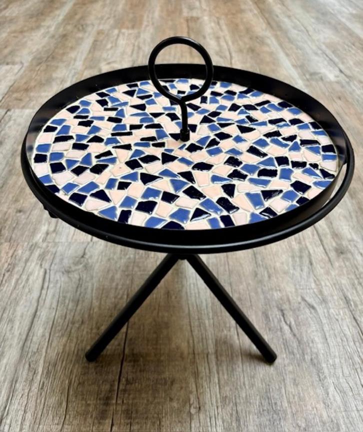 Bijzettafel met los dienblad hand gemaakt, Huis en Inrichting, Tafels | Bijzettafels, Nieuw, Rond, Minder dan 45 cm, Minder dan 55 cm