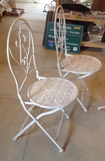 Hele mooie complete nieuwe ijzeren bistrosets. beschikbaar voor biedingen