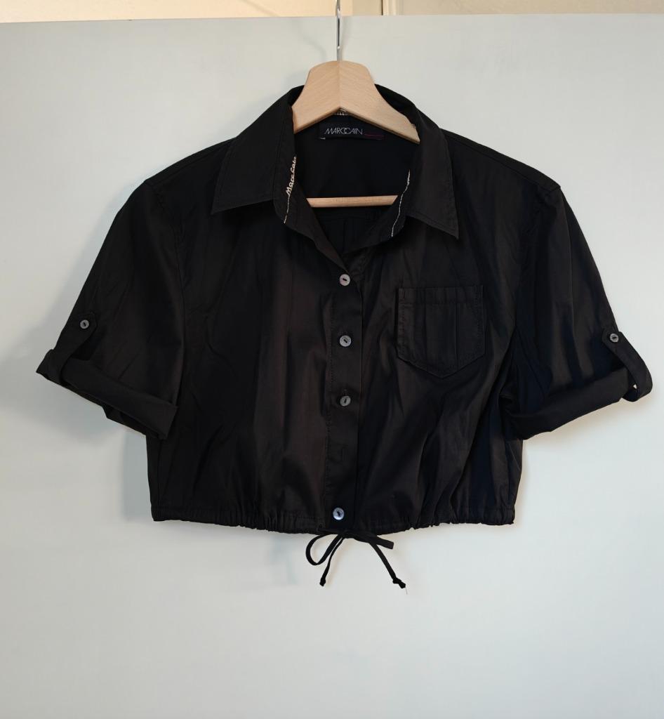 Zwarte korte blouse – Marc Cain maat N2, MARCCAIN., Zwart, Ophalen of Verzenden, Zo goed als nieuw