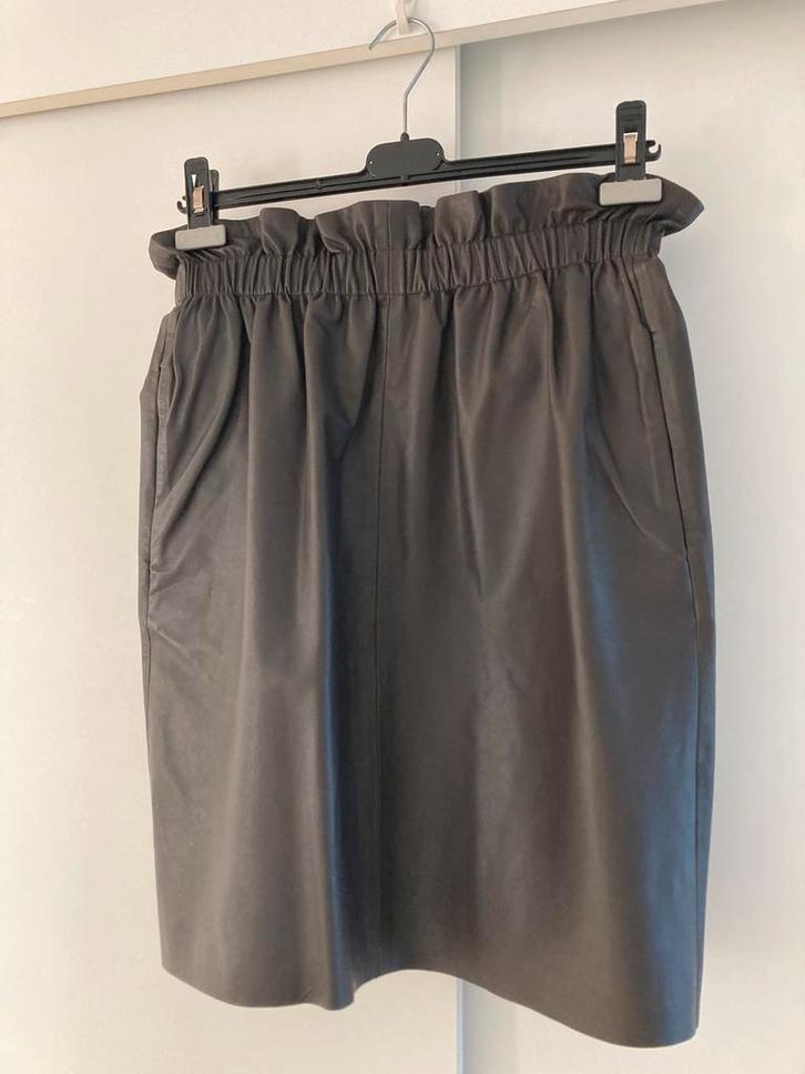 JC Sophie nieuw rok, leer maat 42, Kleding | Dames, Rokken, Nieuw, Maat 42/44 (L), Bruin, Boven de knie, Ophalen of Verzenden