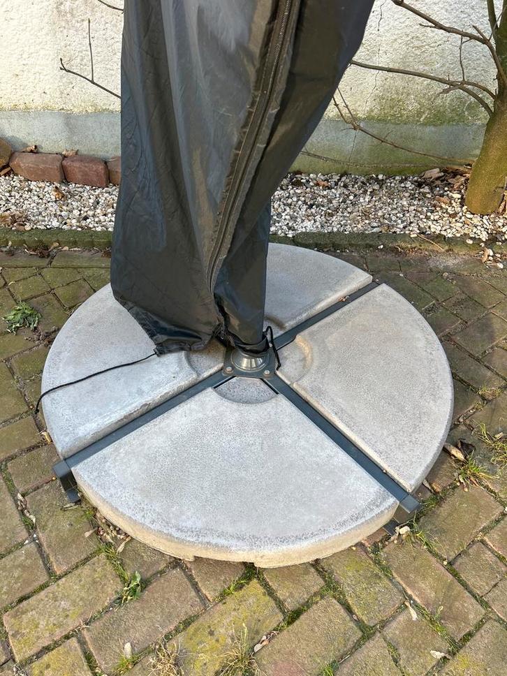 4 Parasolvoeten + Gratis Parasol, Tuin en Terras, Parasols, Gebruikt, Parasolvoet, Minder dan 1 meter, Ophalen of Verzenden