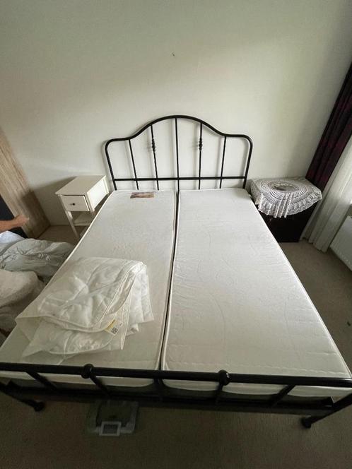 IKEA bed SAGSTUA incl. Lattenbodem en matrassen, Huis en Inrichting, Slaapkamer | Bedden, Zo goed als nieuw, Tweepersoons, 160 cm