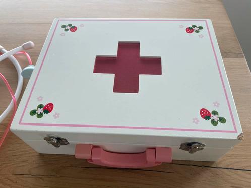 Houten dokterskoffer 25x20x8 cm. Roze wit, Kinderen en Baby's, Speelgoed | Houten speelgoed, Gebruikt, Overige typen, Ophalen of Verzenden